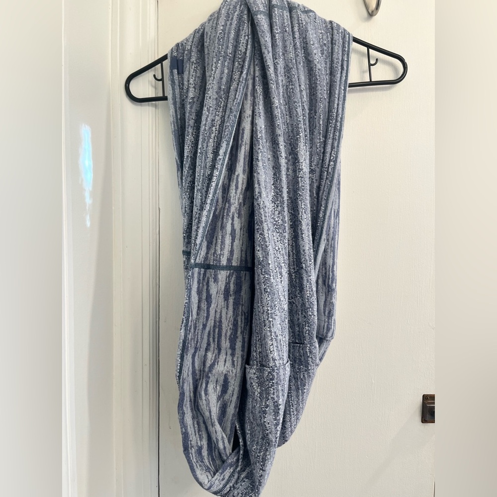 Lululemon scarf/wrap. Blue shades pattern